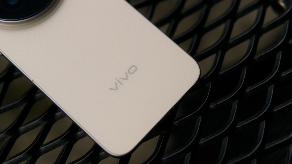 Najlepszy aparat w 2025? Vivo X300 Pro vs. Huawei Pura 80 Ultra 
